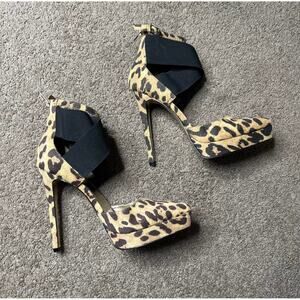 Women’s Size 7.5 Lui Chiuy Leopard Print Pointed Toe High Heels